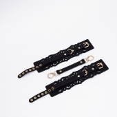 Черный кожаные оковы с узорами и золотистой фурнитурой - Crazy Handmade - купить с доставкой в Смоленске