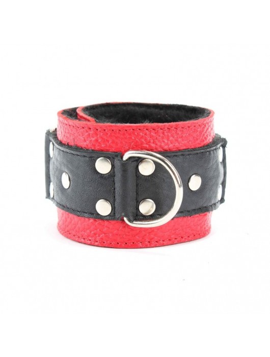 Красно-чёрные кожаные наручники с меховым подкладом - БДСМ Арсенал - купить с доставкой в Смоленске