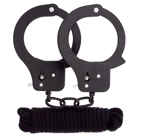 Чёрные наручники из листового металла в комплекте с веревкой BONDX METAL CUFFS LOVE ROPE SET - Dream Toys - купить с доставкой в Смоленске
