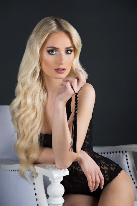 Чёрная мини-плеть из резины Rubber Mini Whip - 22 см. - Blush Novelties - купить с доставкой в Смоленске